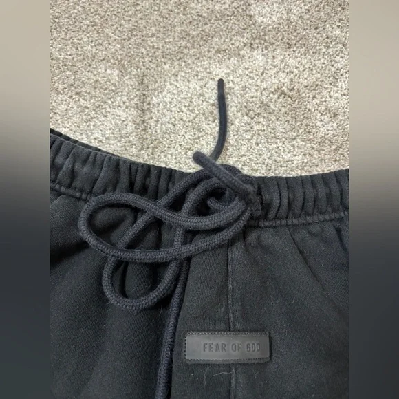 ESSENTIALS Fear of God Running Shorts Black Drawstring Loungewear Athleisure L - Picture 12 of 14